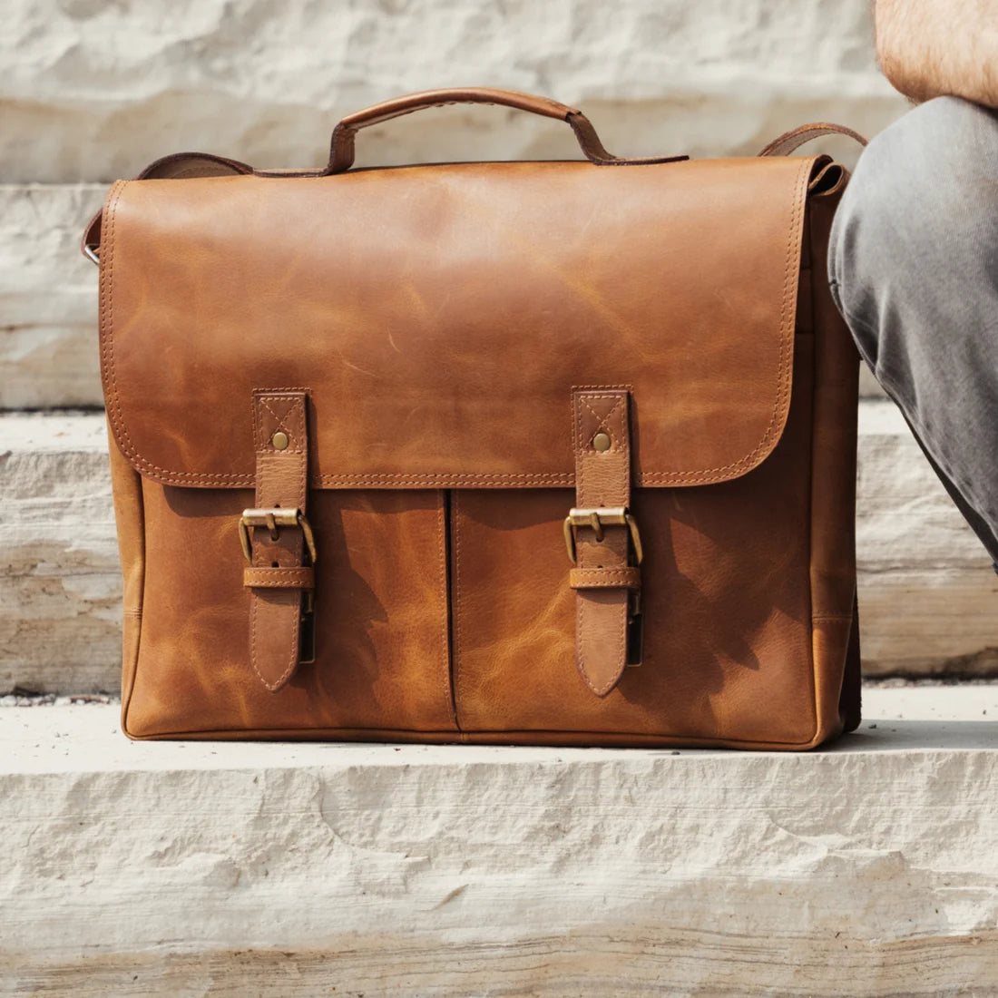 Coarse Leather Messenger saddle Brown 16 inch